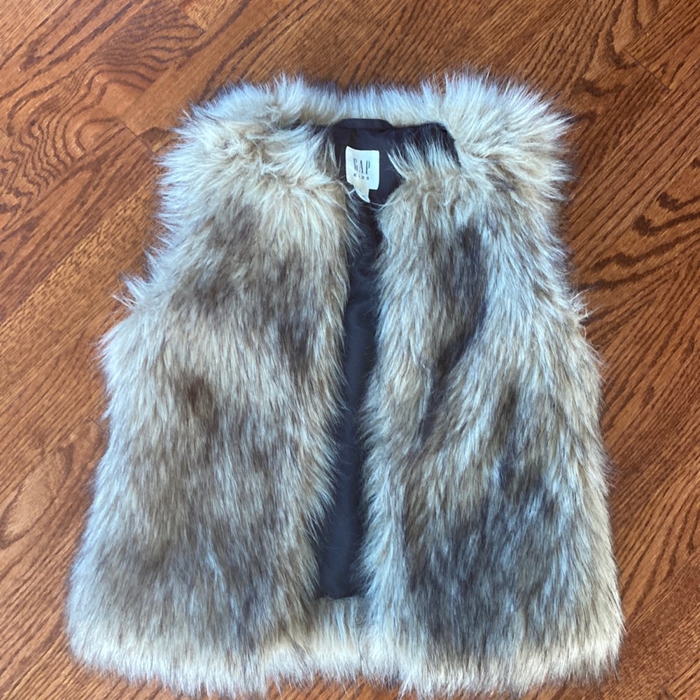 Gap - size small - new